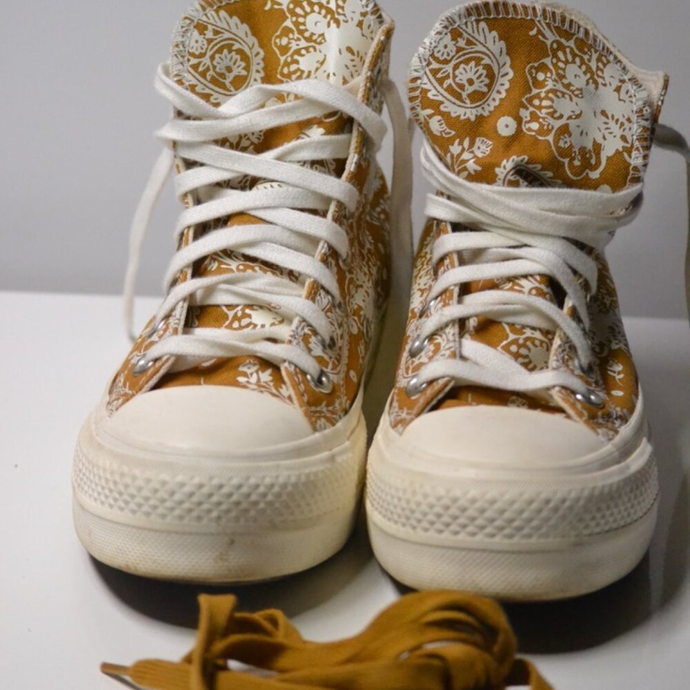 Platform Converse Sneaker
